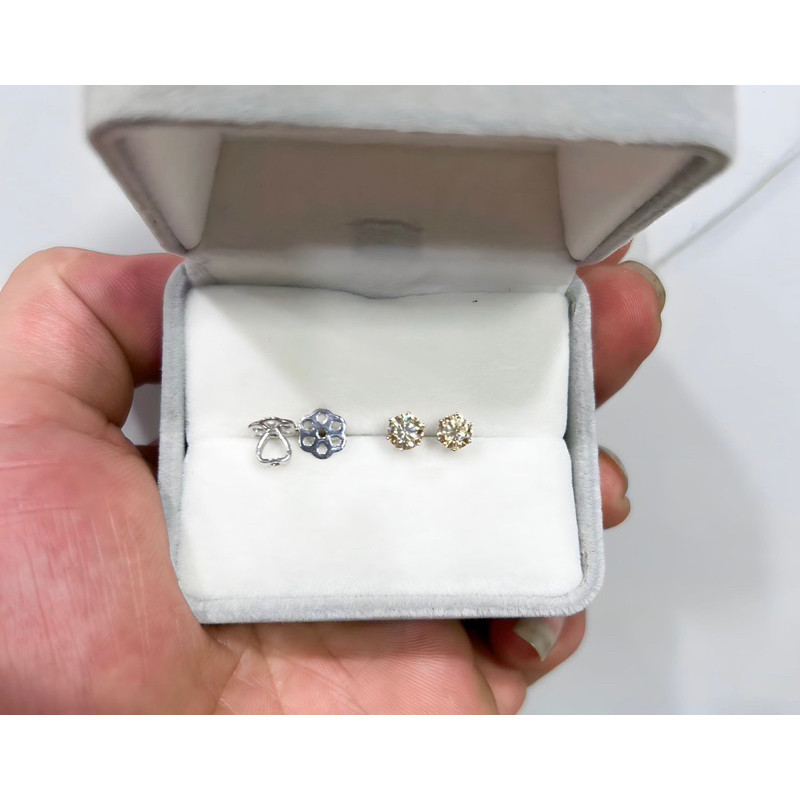 Bông Tai Kim cương Moissanite vàng CHAMPAGNE ý  Mạ Bạch Kim Chuẩn 6 Chấu  Lát Cắt Siêu Lấp Lánh .