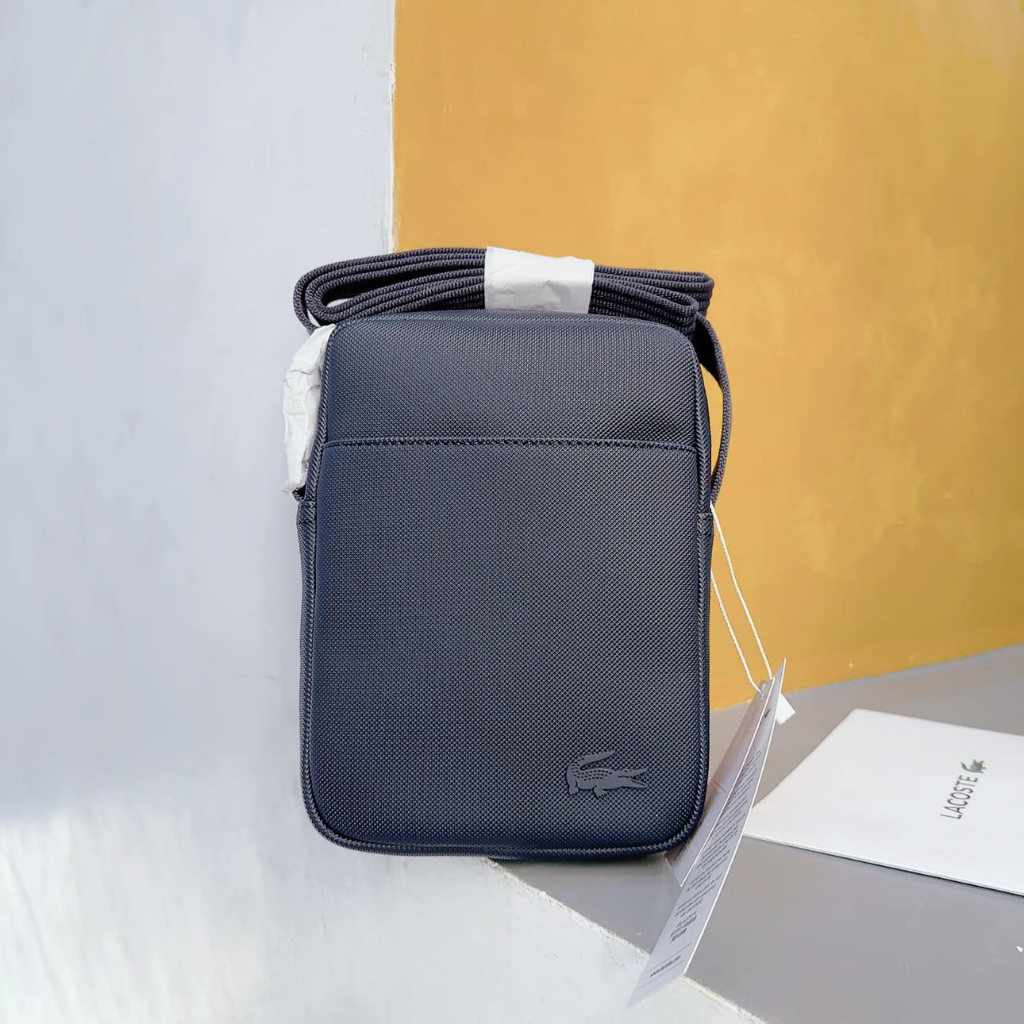 Túi Chéo Lacoste Men's Classic Petit Piqué Vertical Zip Bag