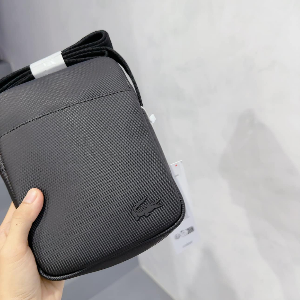Túi Chéo Lacoste Men's Classic Petit Piqué Vertical Zip Bag