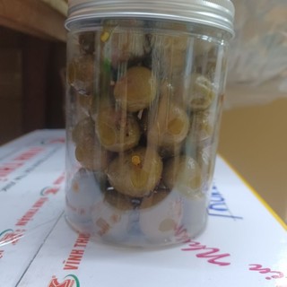 Trái sấu ngâm muối ớt đặc sản Hà Nội
