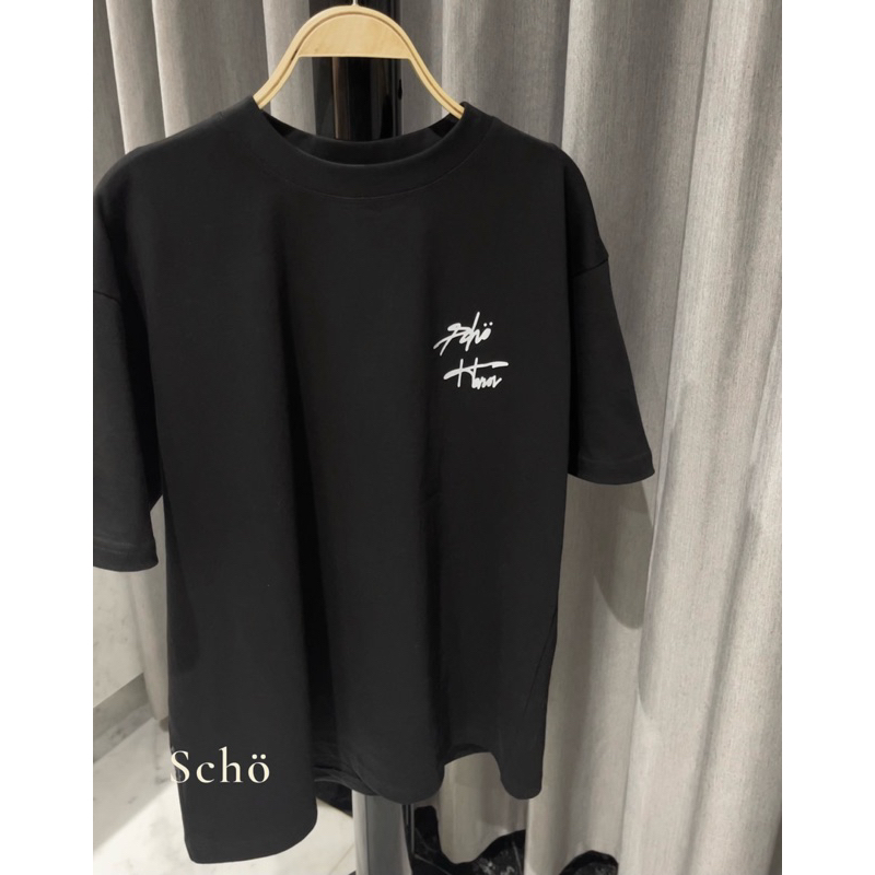 Scho Signature Tee  - Áo phông màu đen chữ kí Scho