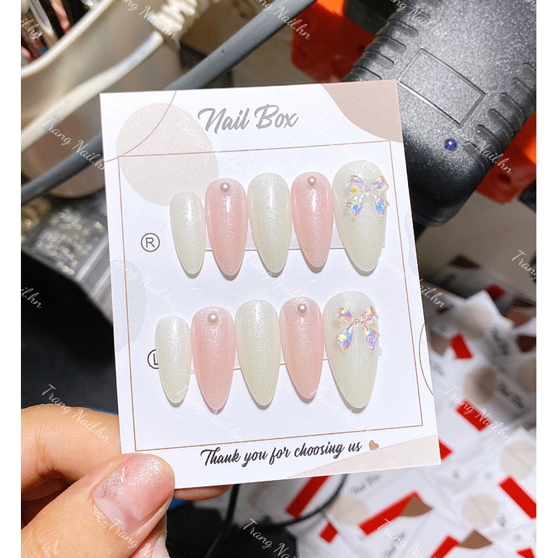 Móng tay giả thiết kế Huyền Trang Nailbox hộp 10 móng kèm keo dũa mini ảnh thật shop tự chụp