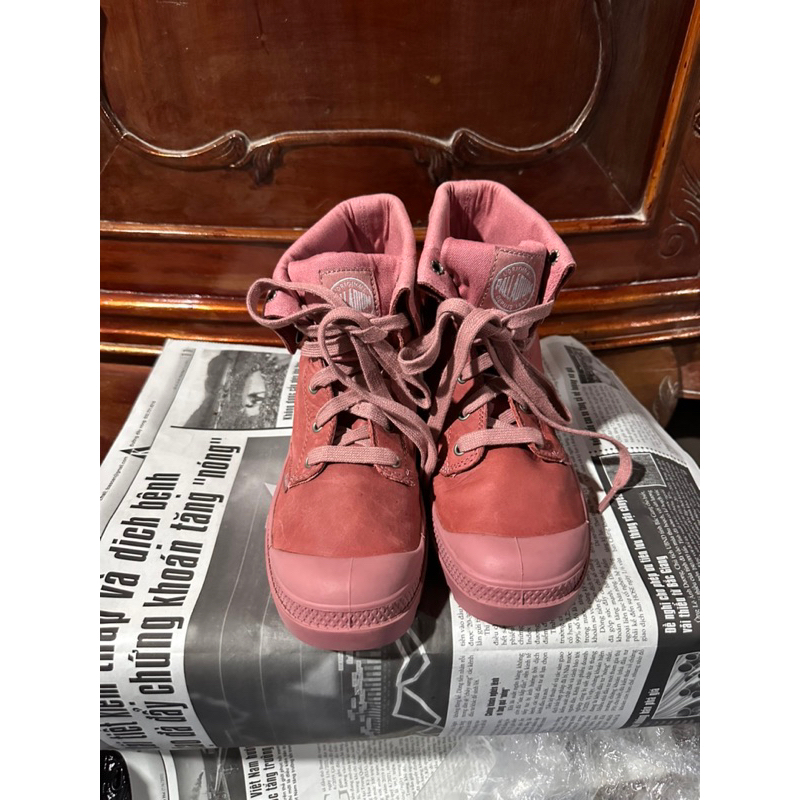 Giày thể thao chính hãng