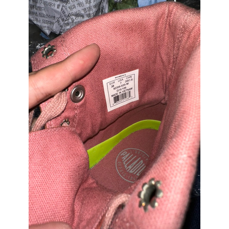 Giày thể thao chính hãng