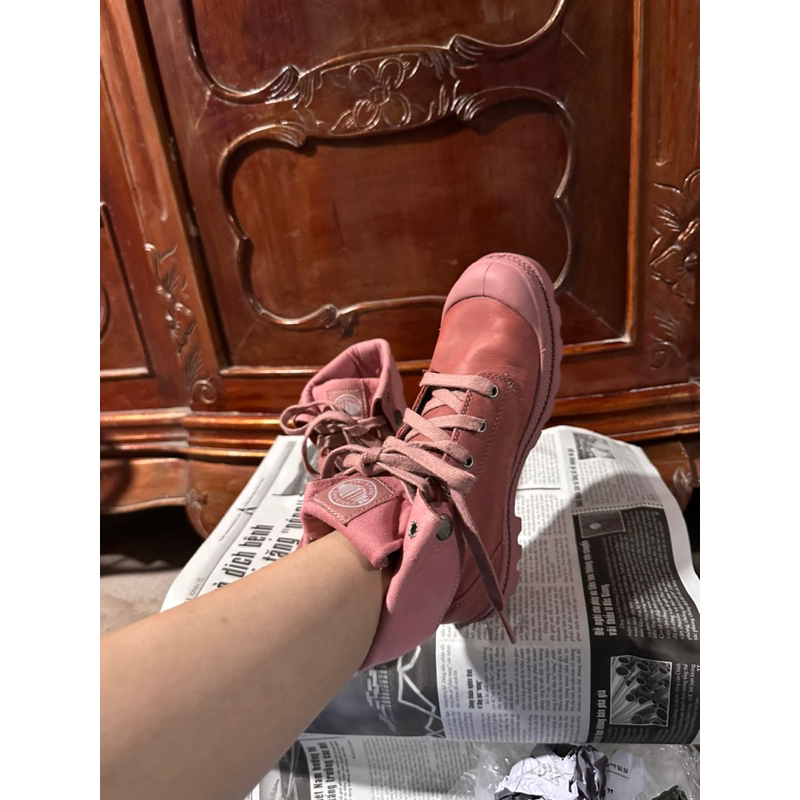 Giày thể thao chính hãng