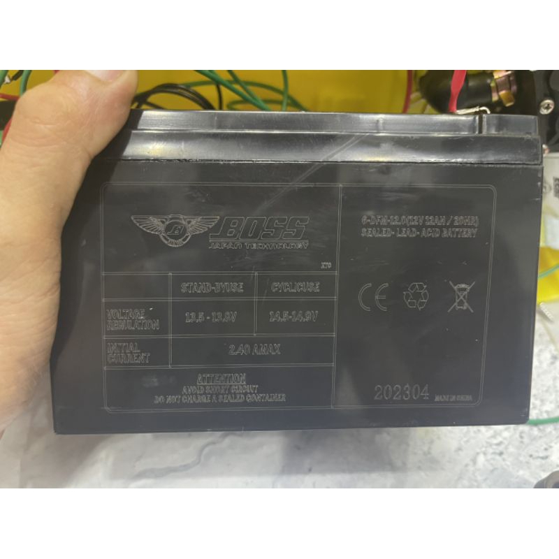 Bình xịt điện boss 2 bơm, 20 lít, tặng cần rút 1 mét