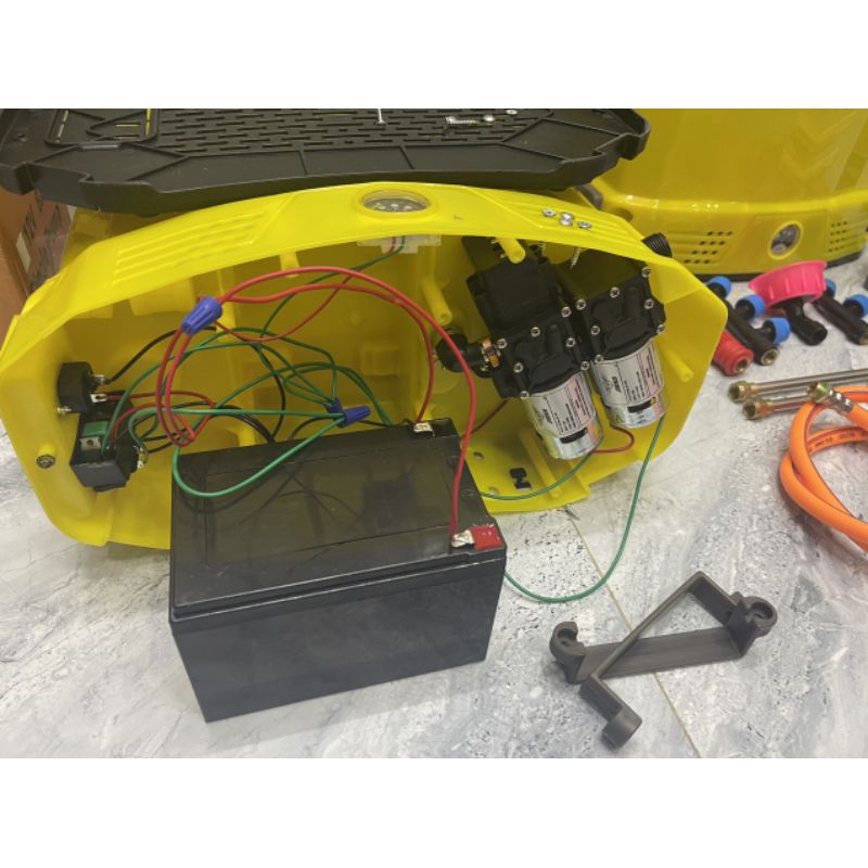 Bình xịt điện boss 2 bơm, 20 lít, tặng cần rút 1 mét