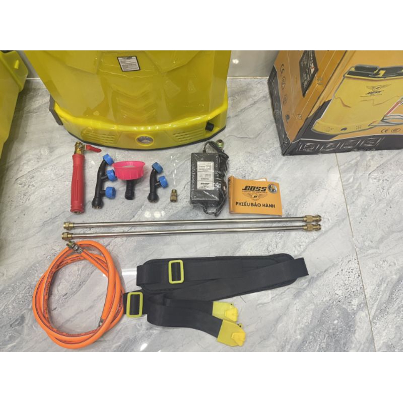 Bình xịt điện boss 2 bơm, 20 lít, tặng cần rút 1 mét
