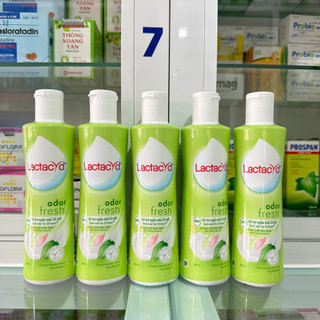 Dung dịch vệ sinh Lactacyd Odor Fresh lá trầu chai 250ml