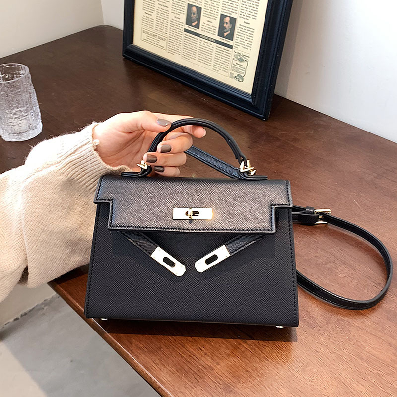 Túi xách nữ da sần dáng hm đeo chéo khóa vàng thời trang  đi chơi xách tay đi làm 2 màu đen kaki size 21