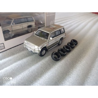Xe mô hình Mitsubishi Pajero V43 hoặc Exceed tỷ lệ 1/64