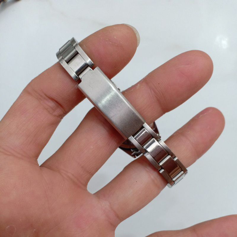 đồng hồ nữ si nhật hiệu ROYAL CROWN màu bạc độ mới cao 98%