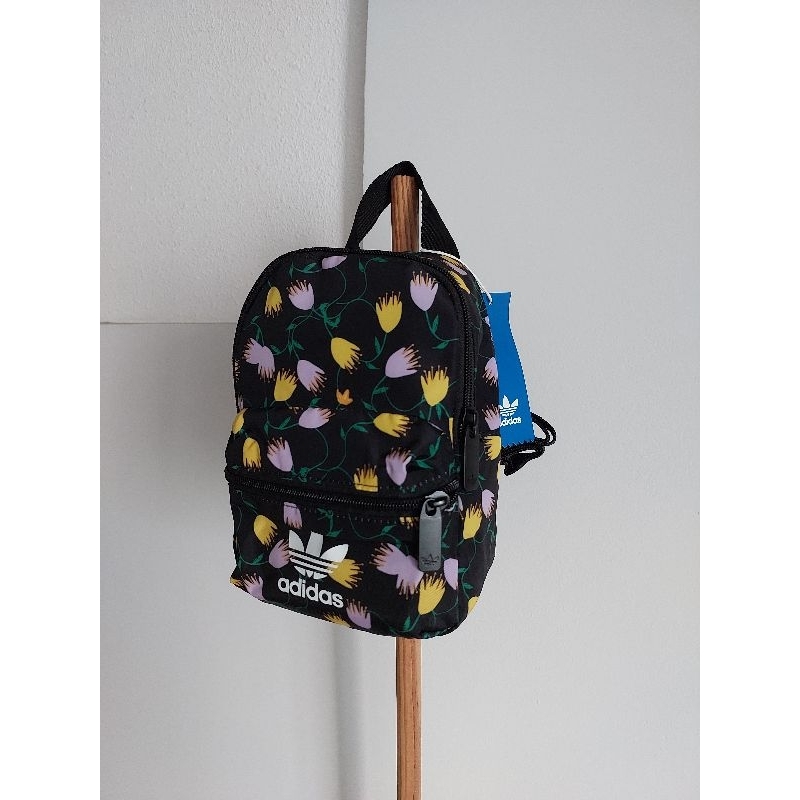 Ba lô mini họa tiết Adidas