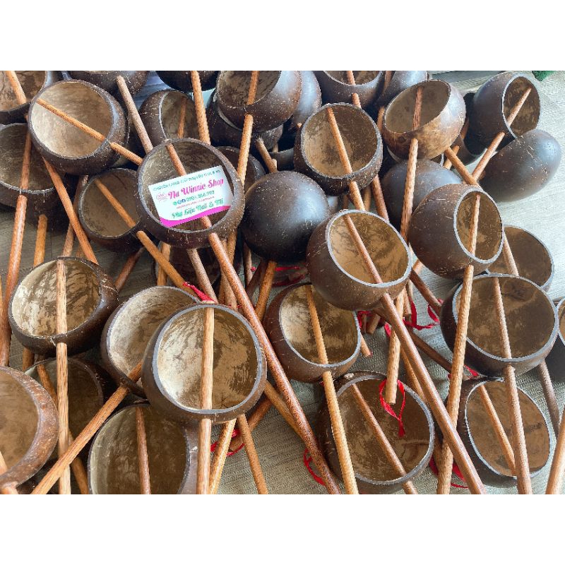 Gáo dừa múc nước gội đầu dưỡng sinh , spa