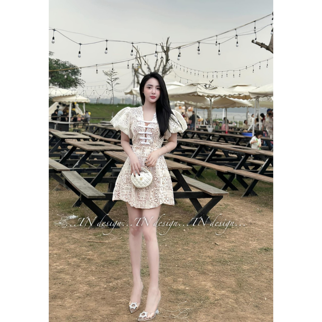 Váy ren nữ họa tiết nổi bật tay bòng