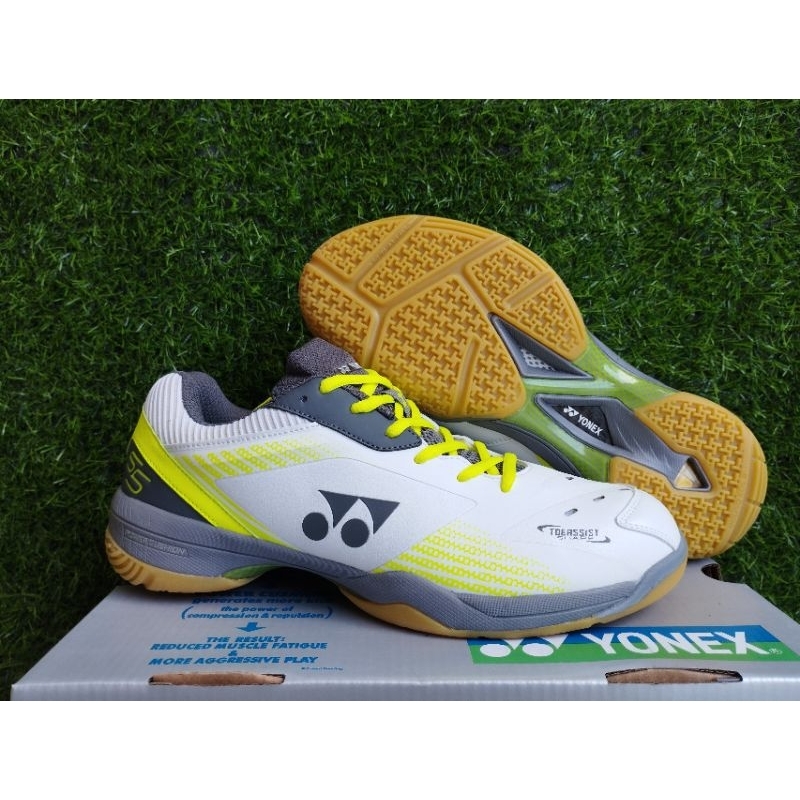 Giày cầu lông giá rẻ