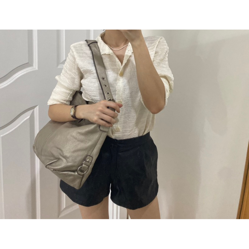 Túi đeo vai vintage Coach màu vàng nhạt nhũ - secondhand