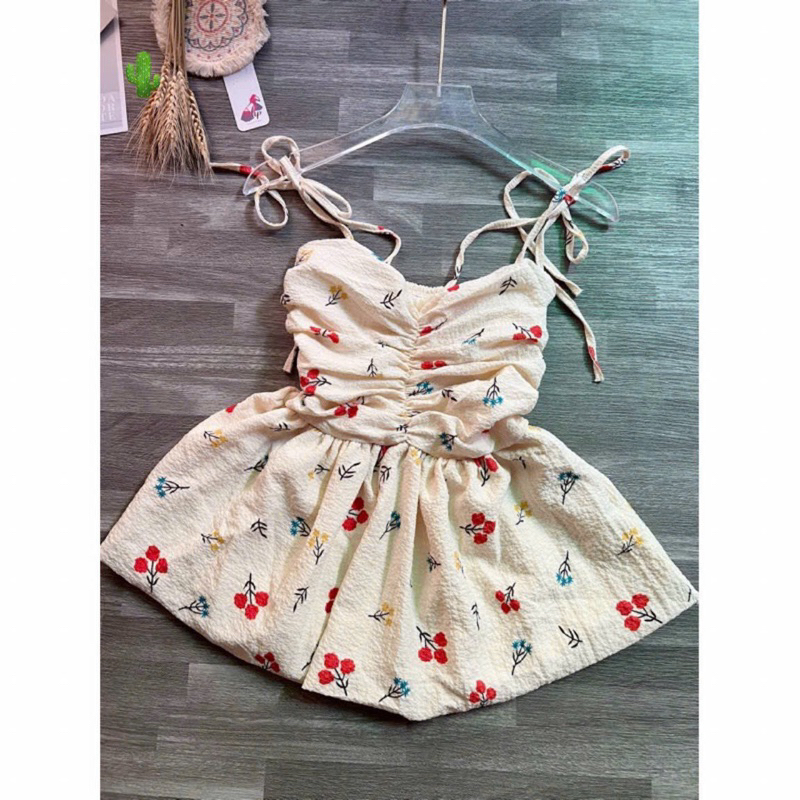 Áo 2 dây hoa xoè phồng nhíu ngực nhún sau lưng  - B5P