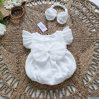 BODY XÔ TRẮNG SIÊU THẤM HÚT ĐÍNH NGỌC SANG CHẢNH MIN BOUTIQUE. QUẦN ÁO ĐẦY THÁNG THÔI NÔI CHỤP QUÀ TẶNG CHO BÉ GÁI