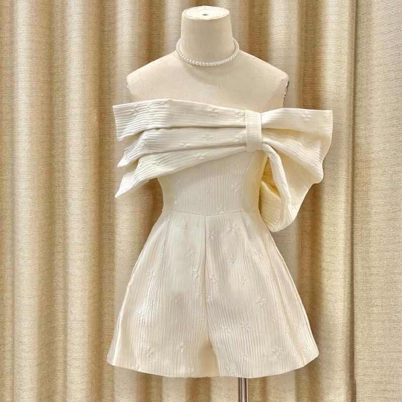 Jumpsuit gầm thêu hoa trễ vai xếp nơ - TKCC Ashley