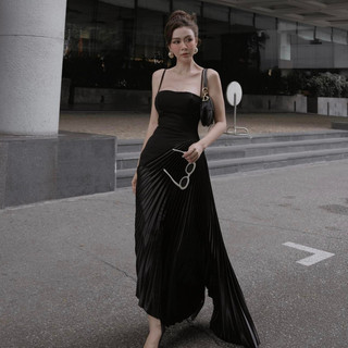 Đầm 𝐋𝐚𝐫𝐢𝐬𝐬𝐚 𝐃𝐫𝐞𝐬𝐬 hai dây xếp ly chéo cách điệu - tkcc ashley