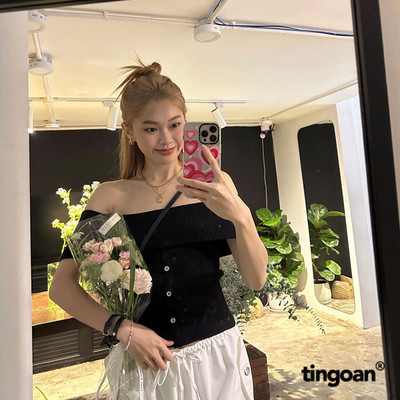 TINGOAN® - Áo len xù đen trễ vai ngang NINGNING TOP/BL PHIÊN BẢN T6.2026