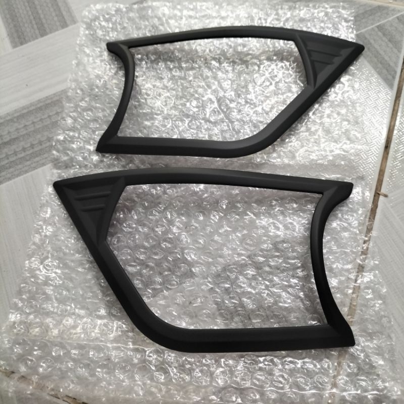 ỐP VIỀN ĐÈN GẦM INNOVA 2016- 2020