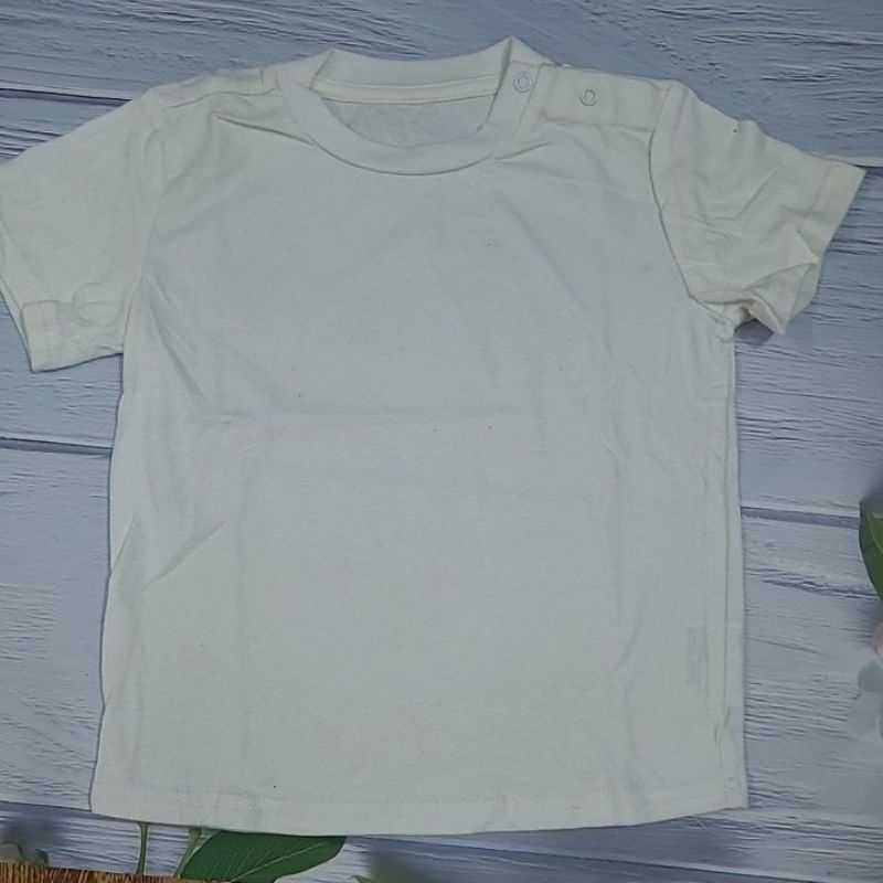 Áo cộc tay bé trai màu trắng có cúc vai cho bé 1-2 tuổi