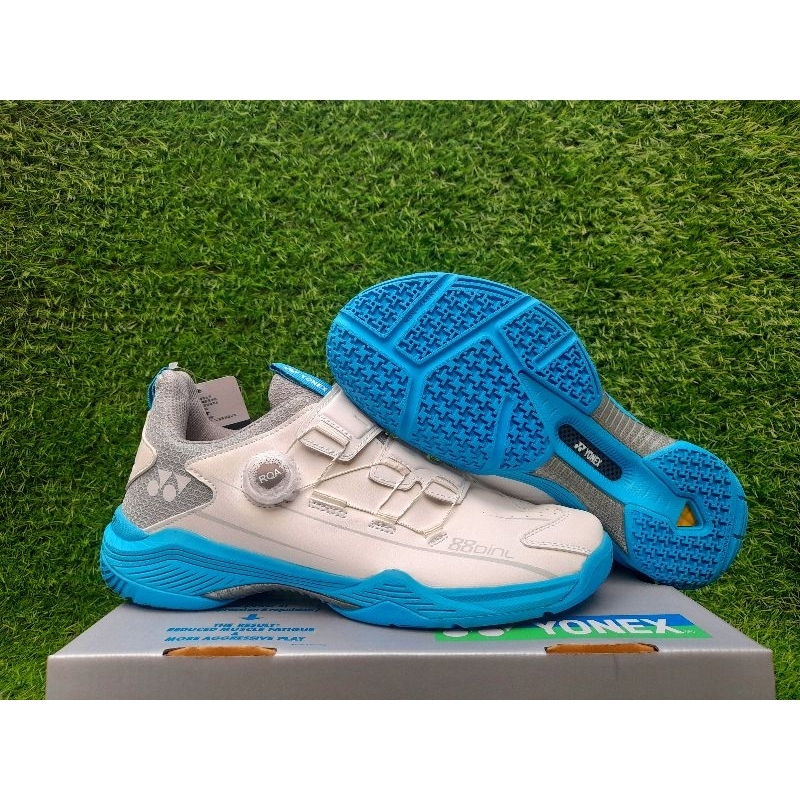 Giày cầu lông nút cót