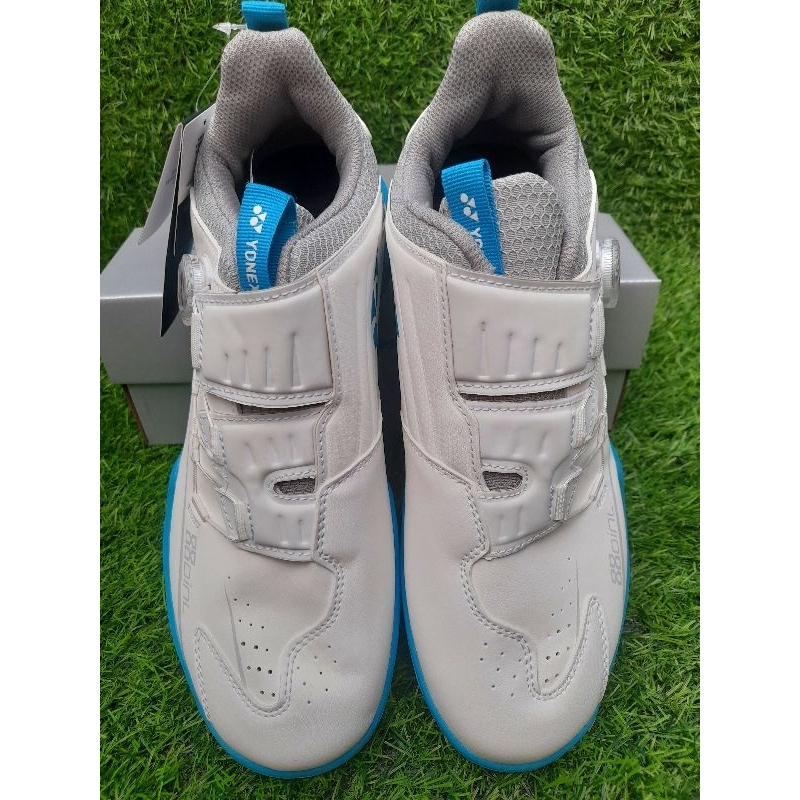 Giày cầu lông nút cót