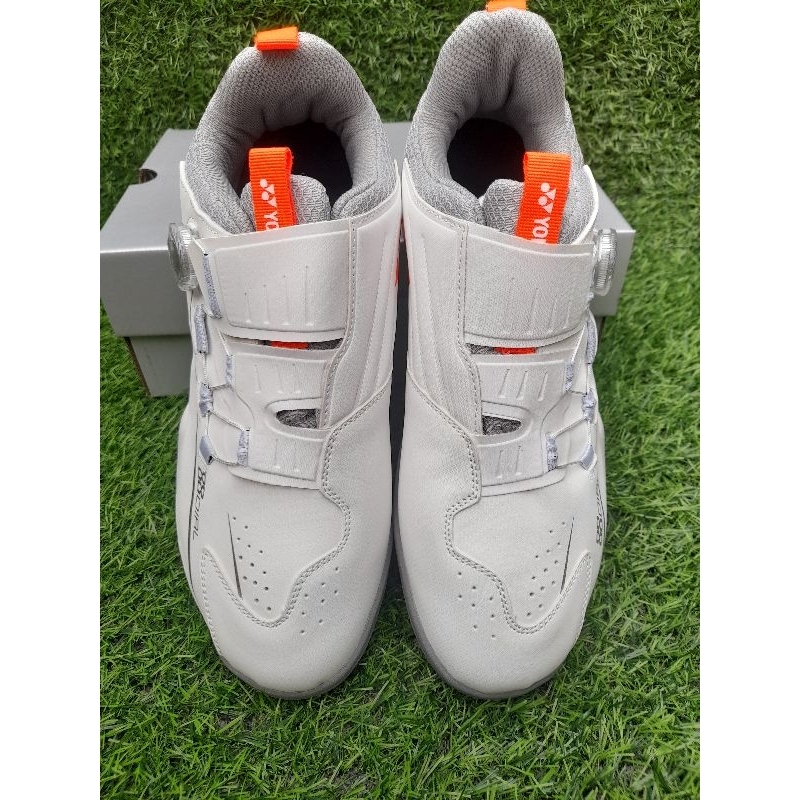 Giày cầu lông nút cót