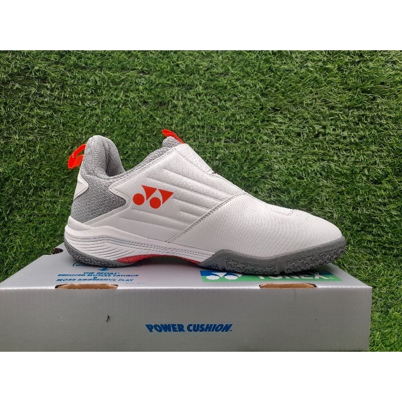 Giày cầu lông nút cót