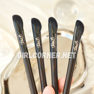 Cọ khối sống mũi phấn highlight D259 Feather B - Lông tự nhiên