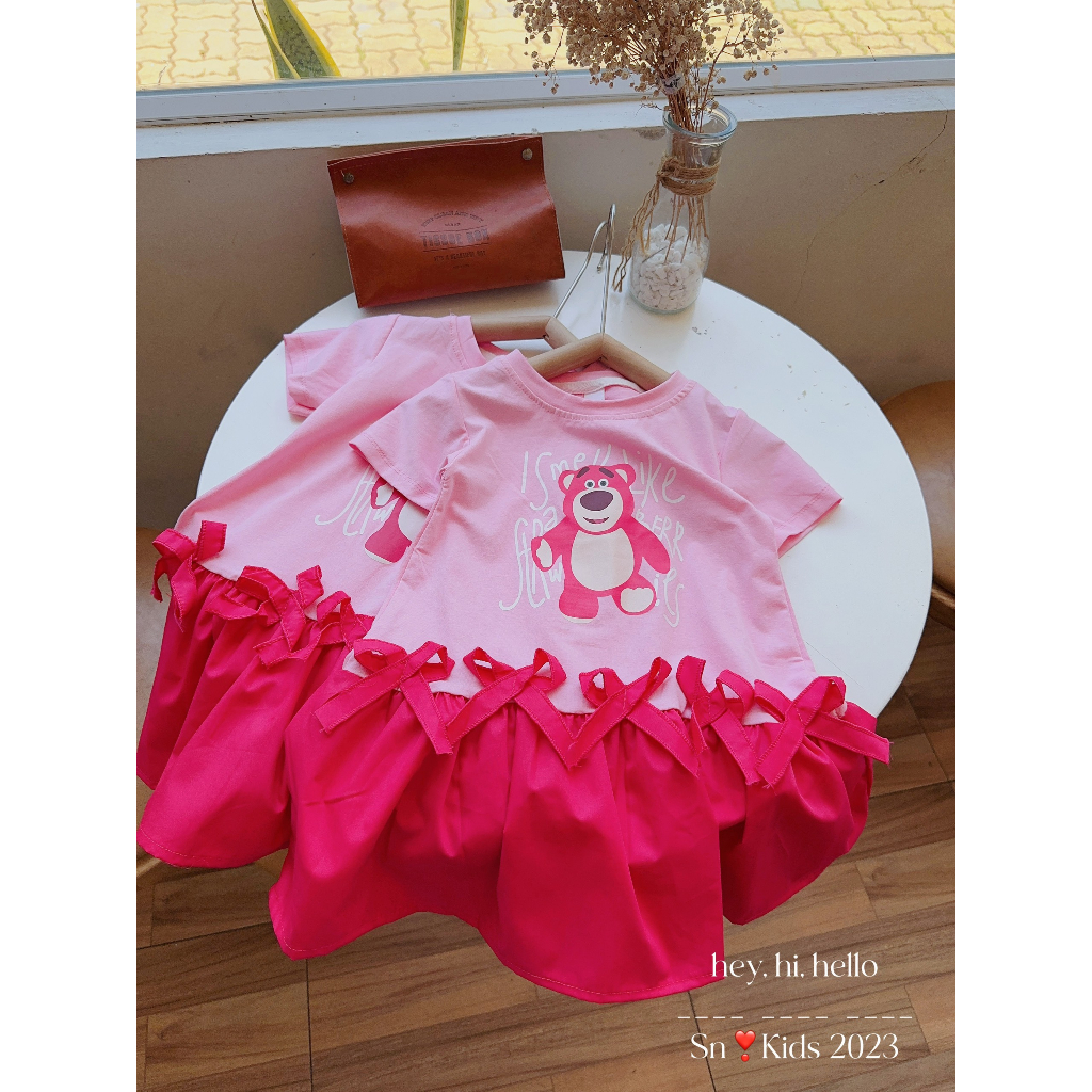 Váy gấu dâu lotso đính nơ xinh xắn cho bé gái 8-25kg
