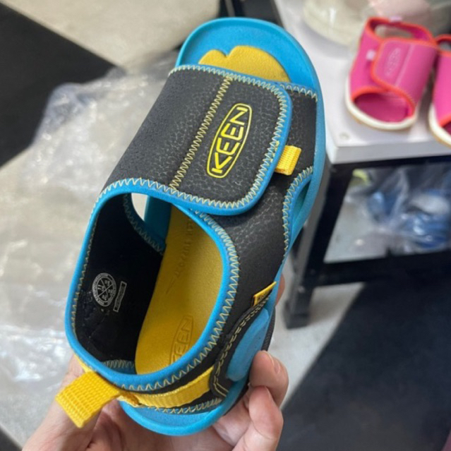 Dép KEEN hàng VNXK cho các bé. Size 24, 29, 30 tuỳ màu tuỳ size.