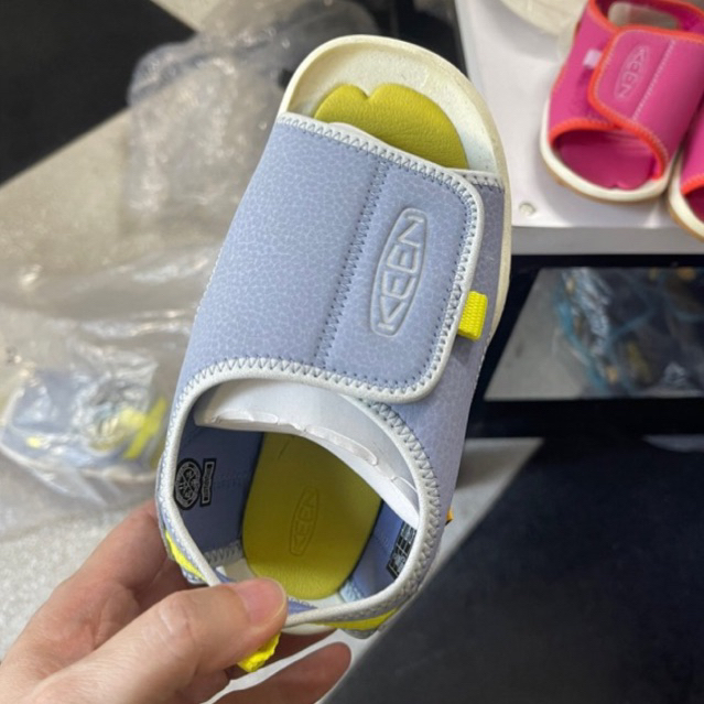 Dép KEEN hàng VNXK cho các bé. Size 24, 29, 30 tuỳ màu tuỳ size.