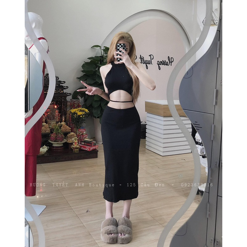 Đầm sát nách hở eo