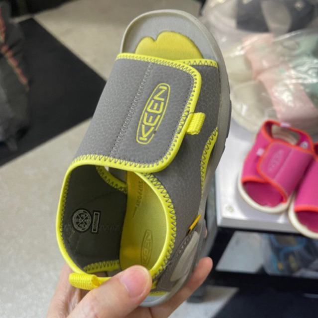 Dép KEEN hàng VNXK cho các bé. Size 24, 29, 30 tuỳ màu tuỳ size.