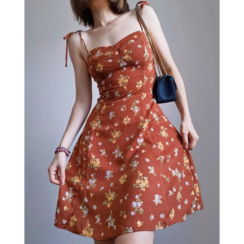 Order 15 ngày- Đầm dây hoa