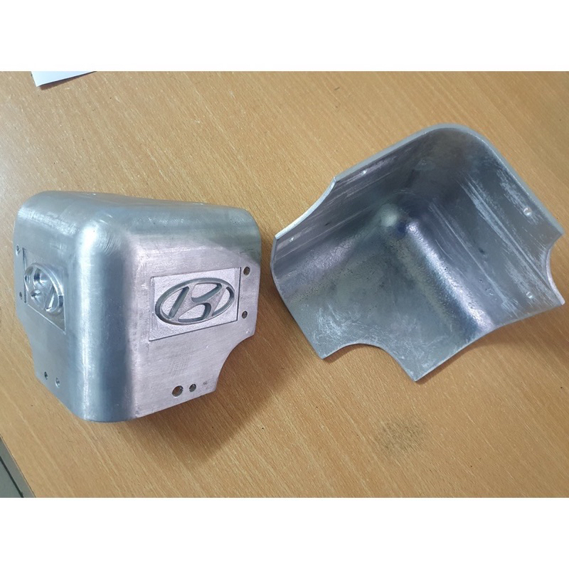 Ốp góc thùng xe tải Huyndai ( 1 cái)