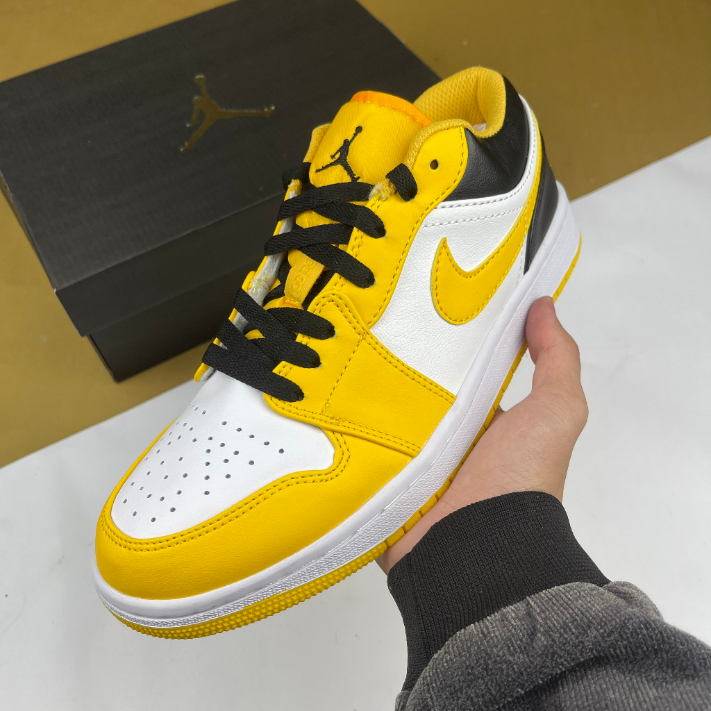 Giày JD1 Low Taxi, JD1 Thấp Trắng Vàng Gót Đen Bản Cao Cấp - Than.Shoes