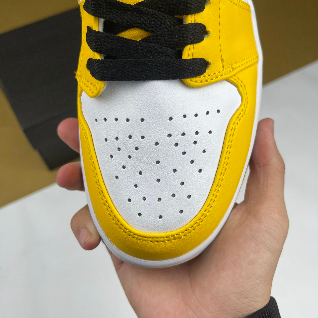 Giày JD1 Low Taxi, JD1 Thấp Trắng Vàng Gót Đen Bản Cao Cấp - Than.Shoes