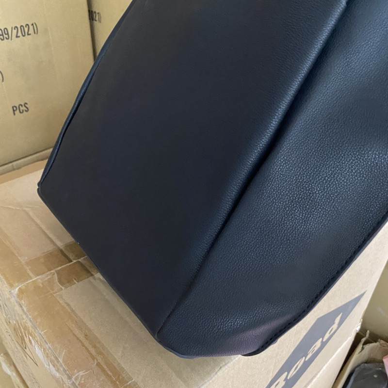 Túi tote đen da mềm Za.ra
