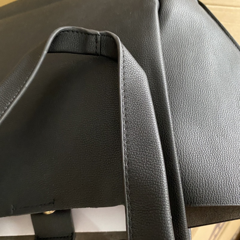 Túi tote đen da mềm Za.ra