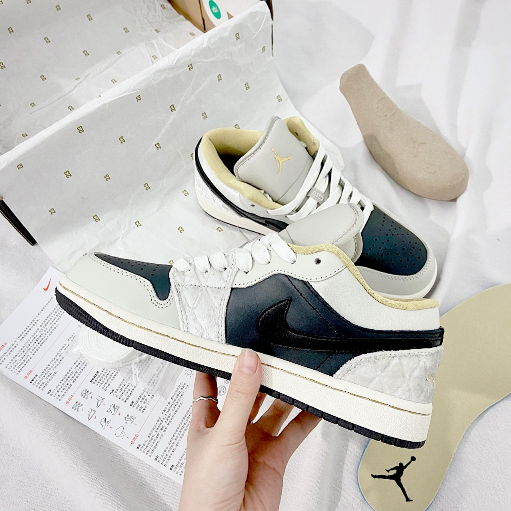 Giày thể thao Jordan 1 Low Beaded swoosh, Giày JD1 vạch đính đá