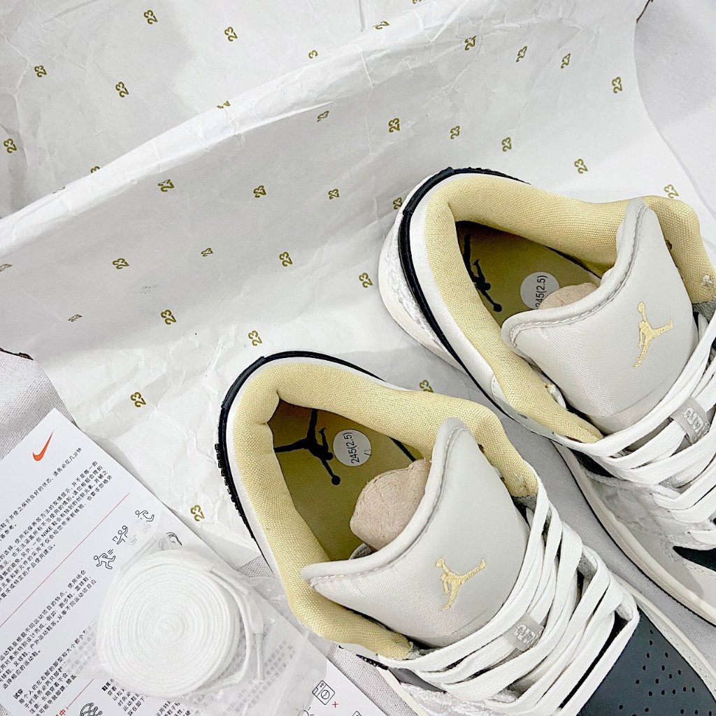 Giày thể thao Jordan 1 Low Beaded swoosh, Giày JD1 vạch đính đá