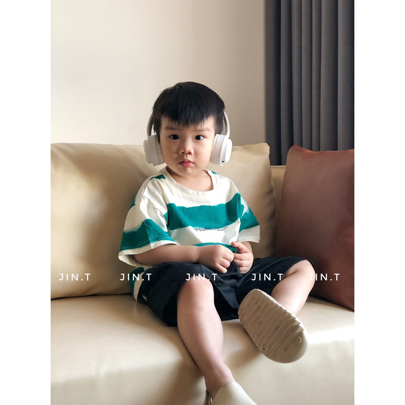 Áo phông kẻ loang xanh