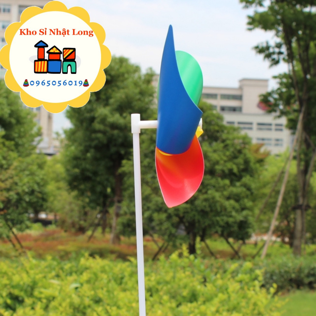 Chong chóng nhựa nhiều màu cầm tay - Chong chóng que cầm