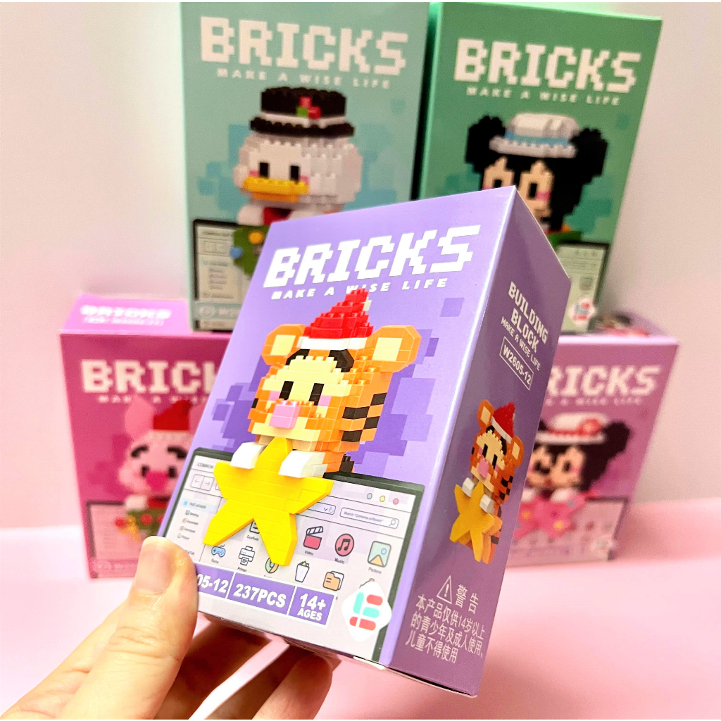 Mô Hình Lắp Ráp hoạt hình, Đồ chơi lắp ráp Gấu Dâu gắn màn hình- Mèo Béo Kids Store