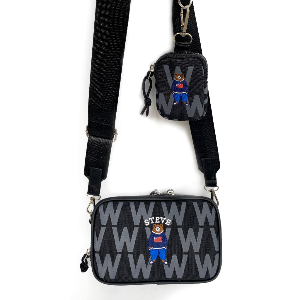 Túi đeo chéo nam nữ thêu gấu Who.au Steve mini form ngang 2 ngăn kèm túi tiddi sành điệu hàng xuất dư cao cấp